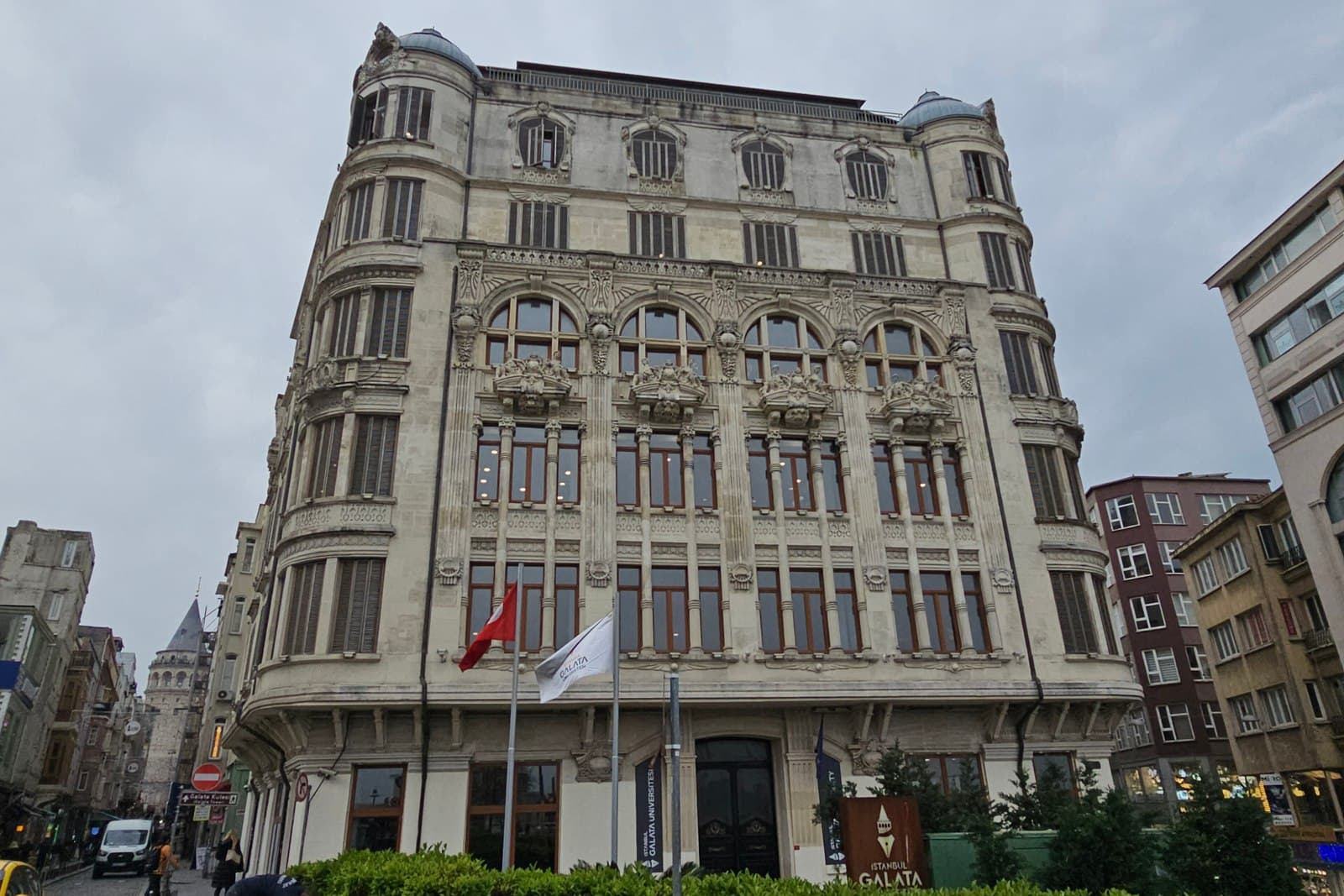 Frej Apartmanı, Culture — Istanbul